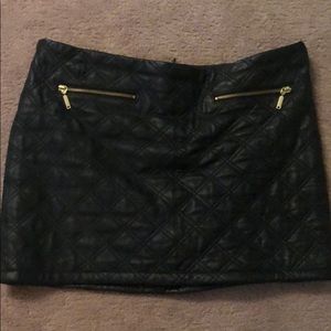 Zara quilted faux leather mini skirt 🖤